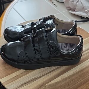 REVITALIGN Shiny Black Women's Dress Shoes With Velcro Strap